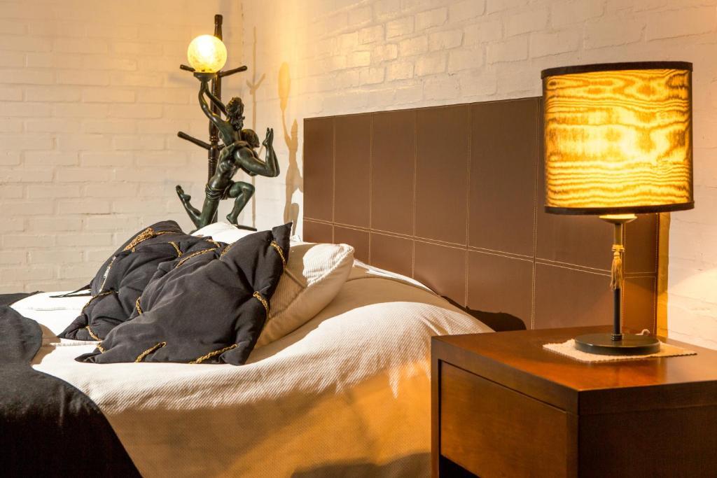 Pier 704 Hotel Canela Room photo